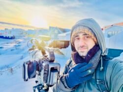 مصور عراقي يوثق الحياة في نوك… أبعد عاصمة مأهولة في العالم